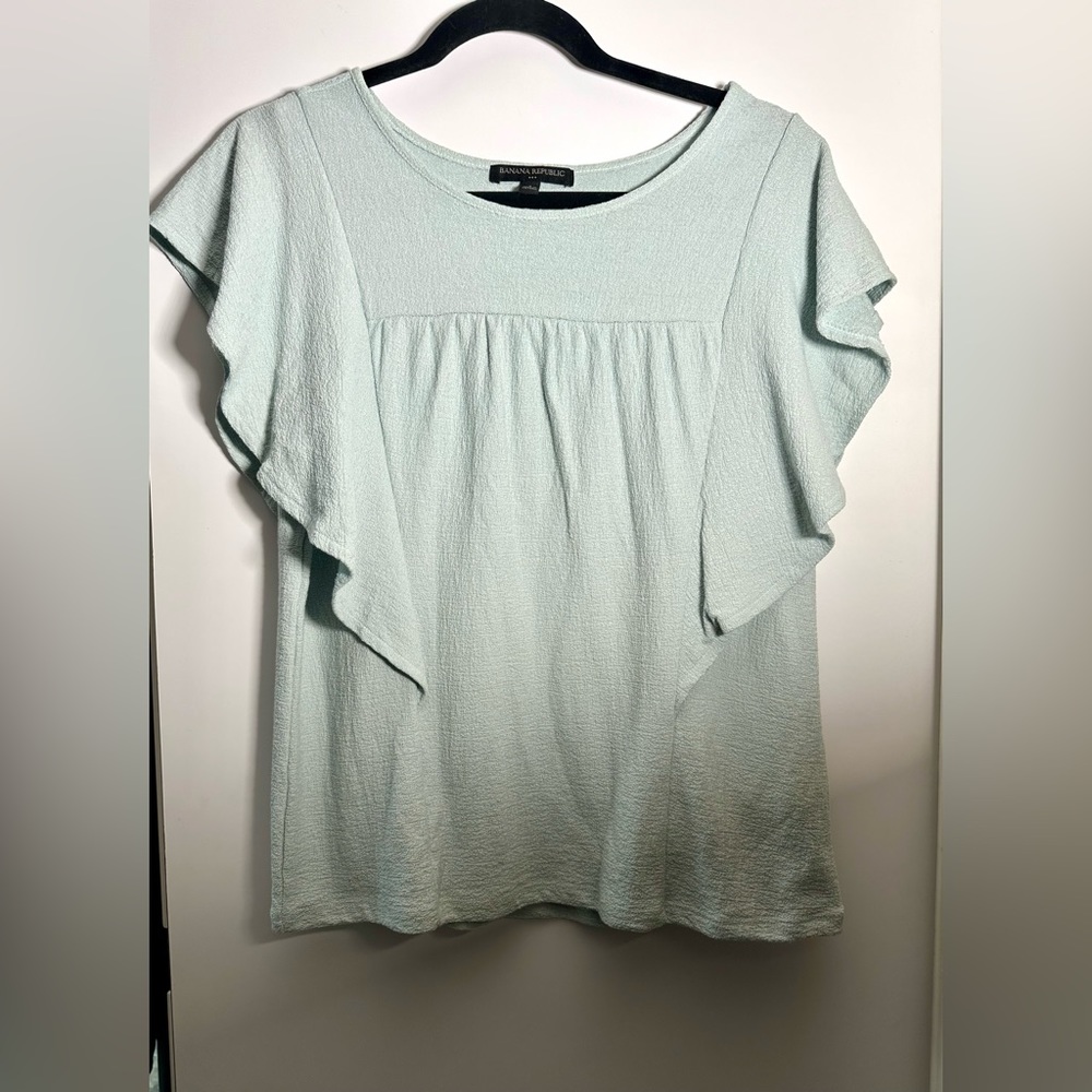 Banana Republic Fluttery Blouse Soft Light Green Seafoam Size S So Pretty NWT